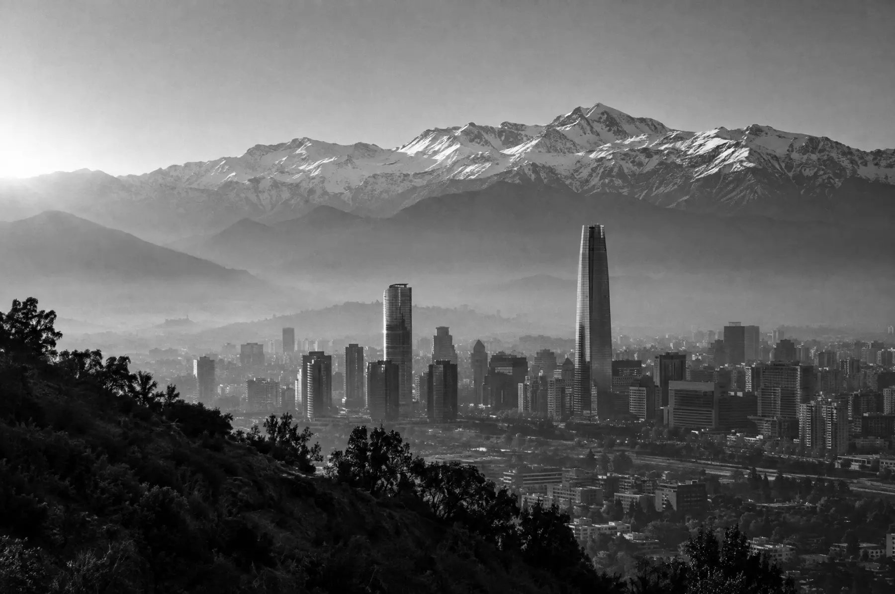 Santiago de Chile y la cordillera de los Andes al amanecer